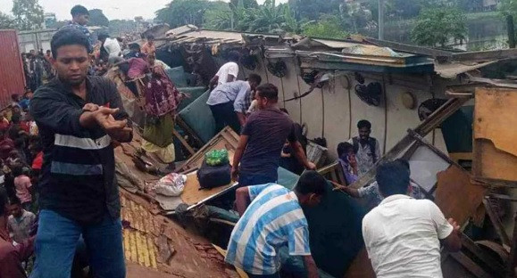 Bangladeş'te meydana gelen tren kazasında 17 kişi öldü, onlarca kişi yaralandı