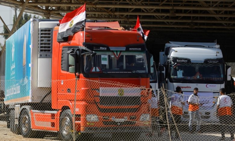 İnsani yardım taşıyan ilk 20 TIR Gazze'ye doğru yola çıktı