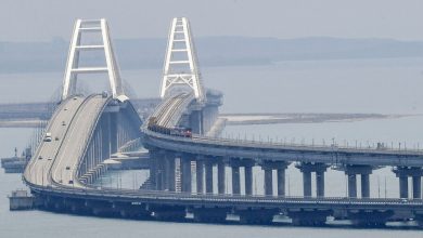 Kırım köprüsünde trafik yeniden durduruldu