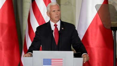 Mike Pence seçim maratonuna katılmayı bıraktı