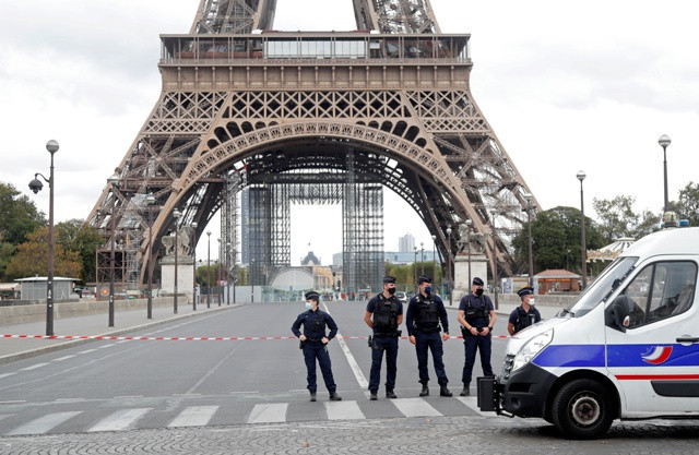 Paris'teki Yahudi okulları bomba ihbarı nedeniyle boşaltıldı