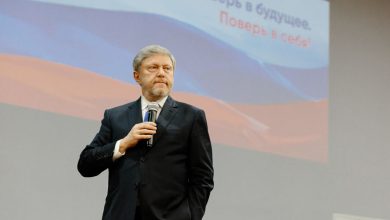 Putin'le görüşmesinde Yavlinsky, Ukrayna ile müzakerelerde arabuluculuk teklifinde bulundu