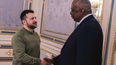 ABD savunma bakanı Ukrayna'da Zelensky ile görüştü