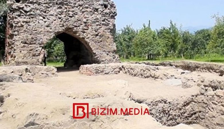 Azerbaycan'da 700 yıllık tarihi eser yok ediliyor (FOTO)