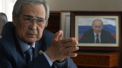 Azerbaycan'ın "Dostluk Nişanı" ile ödüllendirilen Aman Tuleyev hayatını kaybetti