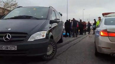 Bakü'de yolcu otobüsü yayalara çarpıp öldürdü (VİDEO)