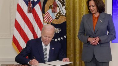 Biden, İsrail ve Ukrayna'ya yardım olmadan geçici bütçe imzaladı