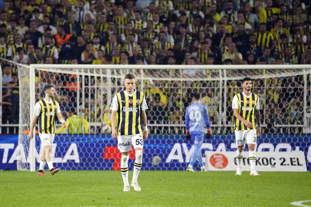 Fenerbahce'nin 19 maçlık yenilmezlik serisi kırıldı (VİDEO)