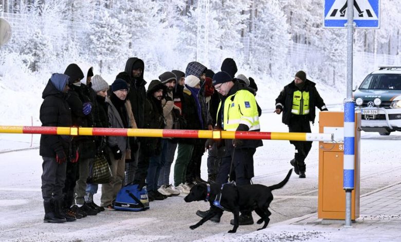 Finlandiya, Rusya sınırındaki üç kontrol noktasını daha kapattı