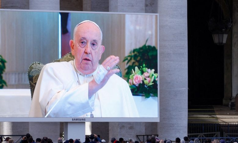 Francis, BM iklim konferansı için Dubai gezisini iptal etti