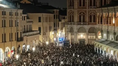 İtalya'da öğrencinin öldürülmesinin ardından binlerce kişi protesto etti