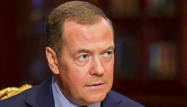 Medvedev Polonya'yı 'devletini kaybetmekle' tehdit etti, Varşova buna yanıt verdi