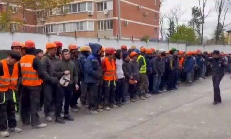 Özbekistan'dan gelen göçmenler arasında Krasnodar'da kitlesel kavga çıktı (video)