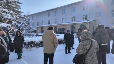 Bişkek'teki birçok tesisten bomba haberi nedeniyle insanlar tahliye ediliyor