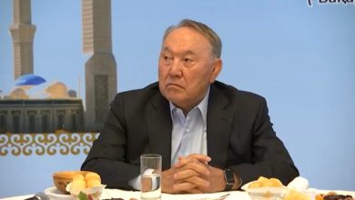 Kazakistan'ın eski Cumhurbaşkanı Nursultan Nazarbayev, otobiyografik bir kitap olan “Hayatım” yayınladı.  Bağımlılıktan özgürlüğe"