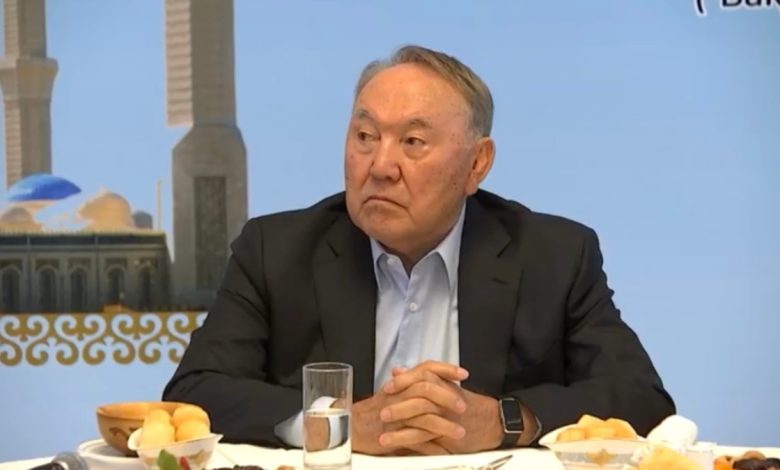 Kazakistan'ın eski Cumhurbaşkanı Nursultan Nazarbayev, otobiyografik bir kitap olan “Hayatım” yayınladı.  Bağımlılıktan özgürlüğe"