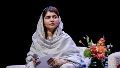 Malala Yousafzai: Afganistan'daki Taliban 'kız çocuklarını yasa dışı' ilan etti