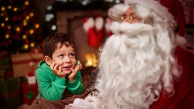 'Noel Baba yok' diyen öğretmen kovuldu, okul özür diledi