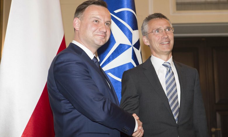 Stoltenberg ve Duda, Rus füzesinin Polonya hava sahasına girişini tartıştı