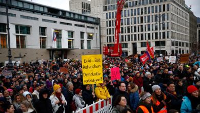 Berlin'deki gösteride polisle çatışma çıktı, 20 kişi yaralandı