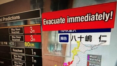 Güçlü bir deprem ve tsunami Japonya'nın ortasını ve batı kıyısını vurdu