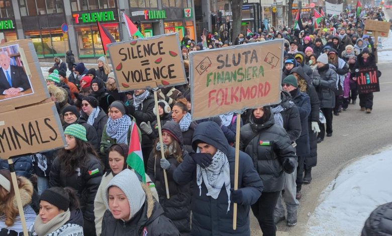 İsveç'teki ABD Büyükelçiliği önünde protesto düzenlendi