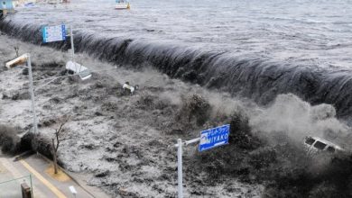 Japonya'da tsunami tehlikesi nedeniyle 100 bin kişi tahliye edildi