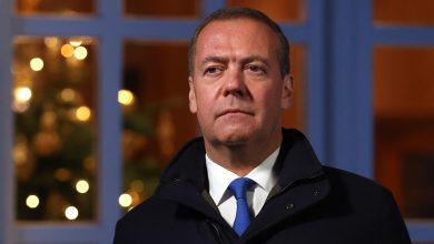 Medvedev: Ukrayna'ya İngiliz birliklerini konuşlandırmak Rusya'ya savaş ilan etmek anlamına gelir