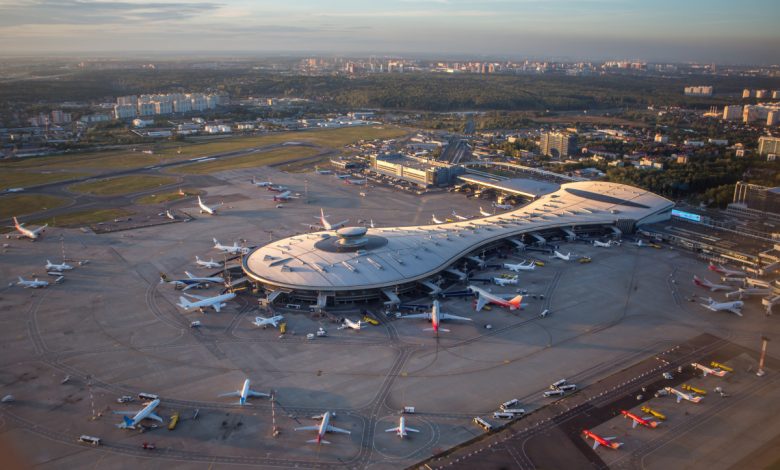 Moskova'nın Vnukovo Havalimanı'nda uçak uçuşları durduruldu