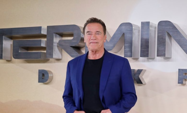 Schwarzenegger havaalanında gözaltına alınmasına neden olan saati sattı