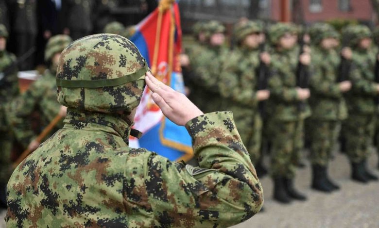 Sırbistan'da zorunlu askerliğin yeniden başlaması tartışılıyor