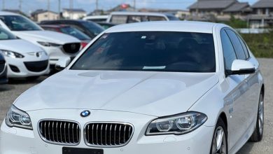 Bakü'de BMW 528'i esrarın etkisi altında sürdü ve kazaya neden oldu