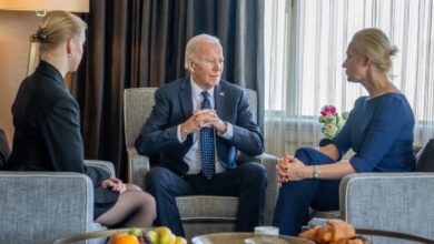 Biden, Navalny'nin ölümü nedeniyle Putin'e yaptırım uygulayacağını açıkladı