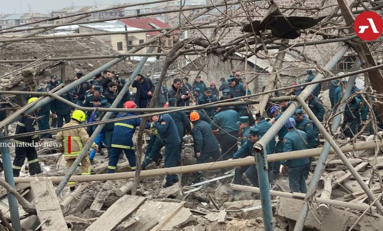 Erivan'daki patlamada en az 2 kişi hayatını kaybetti - OLAYIN ANINDA - GÜNCELLEME