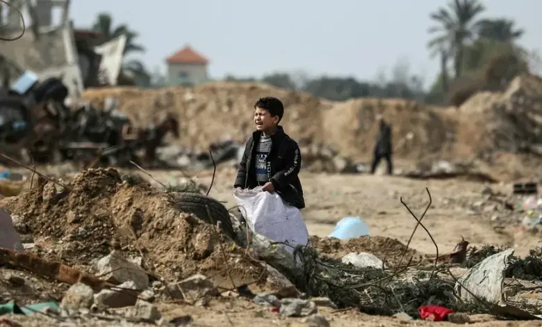 Gazze'de insani yardım bekleyen Filistinlilerin bulunduğu bölge bombalandı, en az 70 kişi hayatını kaybetti