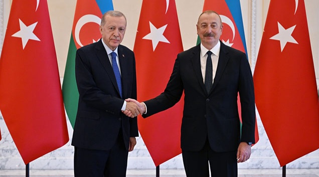 "İlham Aliyev'in Türkiye ziyaretinin jeopolitik, ekonomik ve askeri önemi var" (YORUM)