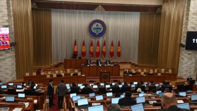 Kırgızistan Parlamentosu ikinci okumada “yabancı temsilcilere ilişkin” yasa tasarısını onayladı