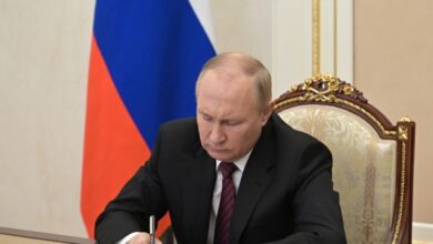 Putin, bir dizi cezai makale kapsamında mülklere el konulmasına ilişkin bir yasa imzaladı