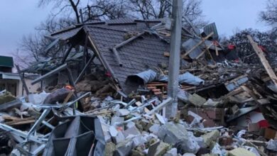 Rus birlikleri Kharkov bölgesindeki bir köyü bombaladı: Bir bebek öldü