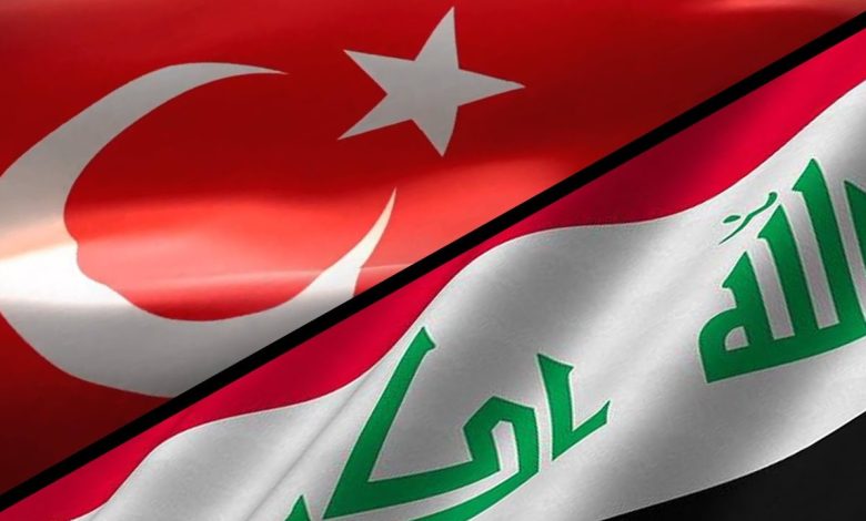 Türk savunma bakanı Irak'a gitti