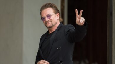 U2 solisti konserde Navalny'nin adının söylenmesi çağrısında bulundu