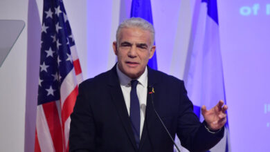 Yair Lapid, İsrail'in şu anda hükümette bulunan kişiler tarafından 'içeriden zayıflatıldığını' söylüyor - Israel Politics