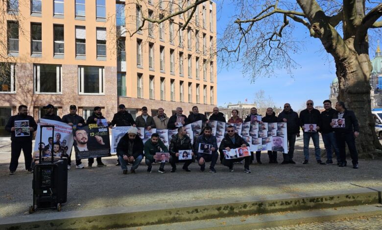 Berlin'deki göçmenler "Gazete terörüne son!"  bir eylem düzenledi