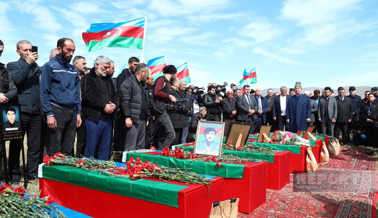 Cenazeleri Hocalı'da bulunan 7 kişinin cenaze töreni düzenlendi (FOTOĞRAFLAR)