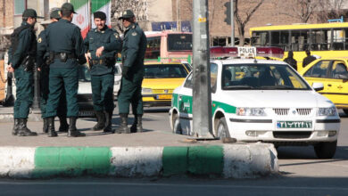 İran'da silahlı kişiler bir polis memurunu öldürdü, iki polisi de yaraladı