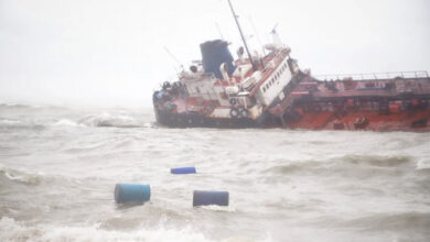 Japonya'da bir tanker alabora oldu, yedi mürettebat kayıp