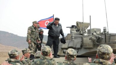 Kim Jong-un tanka binerek savaşa hazırlık çağrısında bulundu