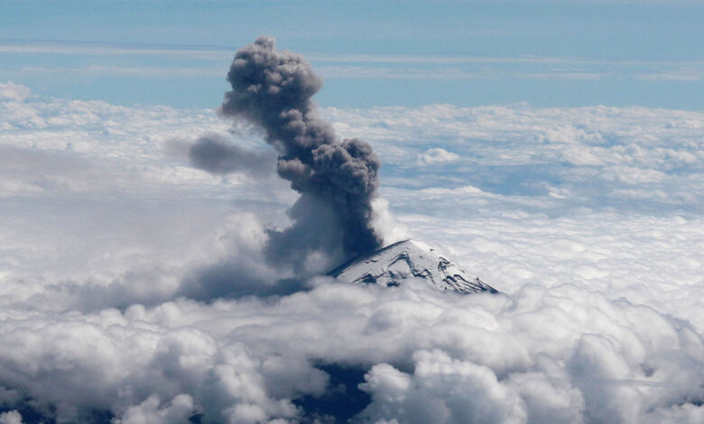 Meksika'daki Popocatepetl Yanardağı faaliyete geçti