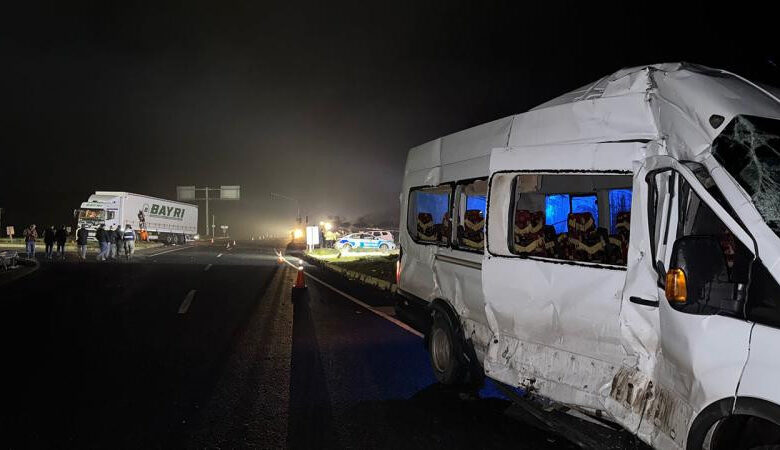 Türkiye'de kamyon ile okul otobüsü çarpıştı, 7 kişi yaralandı