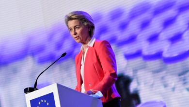 Avrupalı ​​savcılar von der Leyen'in Pfizer anlaşmasındaki rolünü araştırıyor